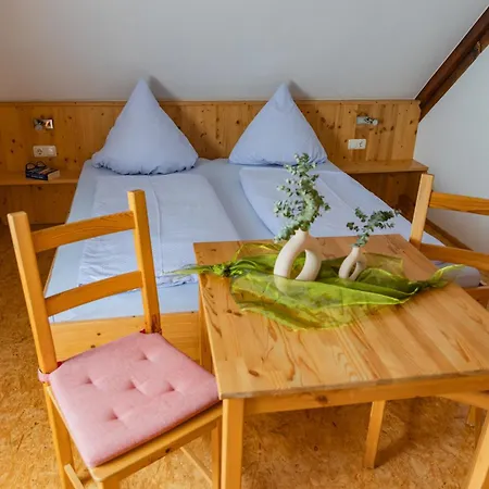 Κατάλυμα σε φάρμα Hofer